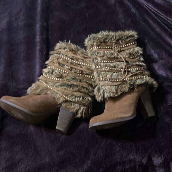 Naughty Monkey fur boots. Size 8.5 - Picture 2 of 6